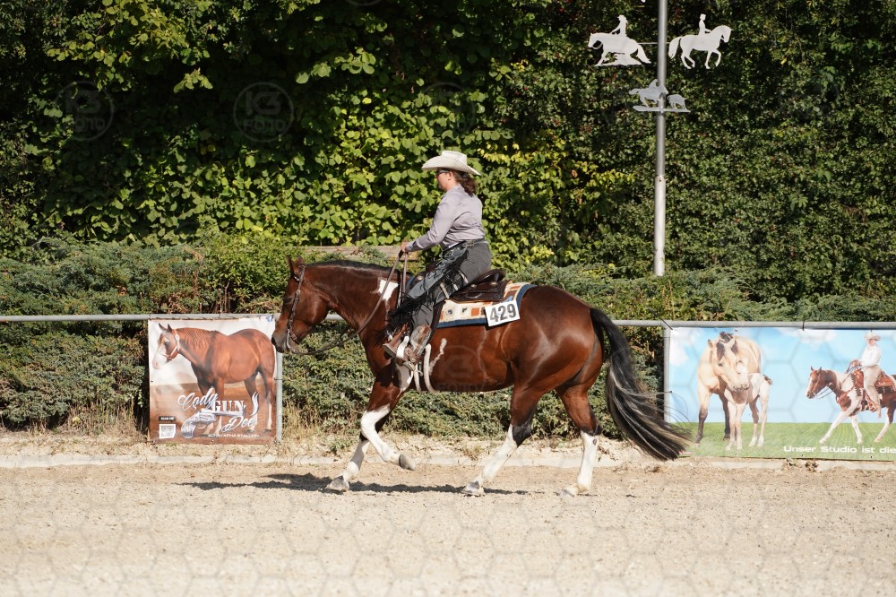 s_A_908302.JPG
